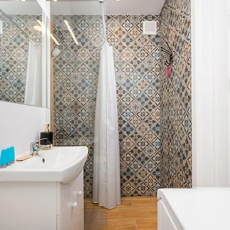 Apartment Twarda Downtown By Bookinghost *